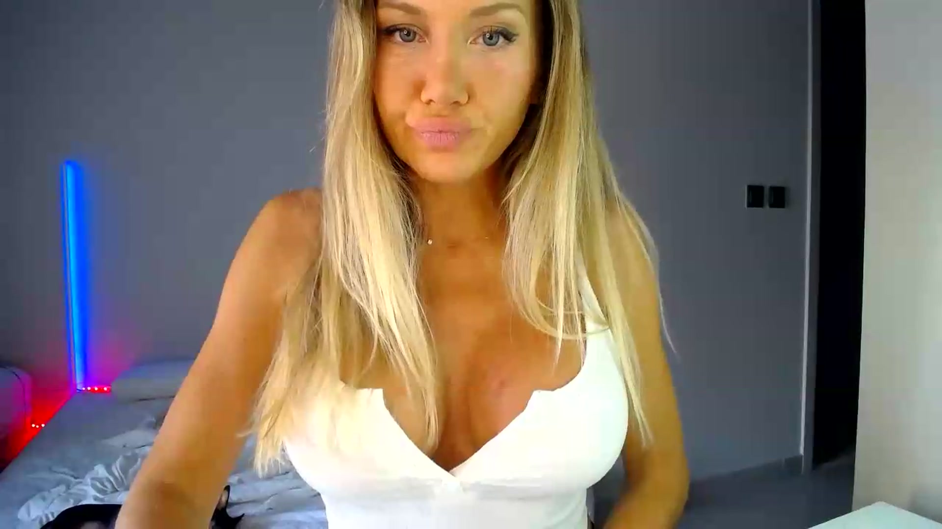 Gallery image thumbnail from aaaaaaaaaaaay's myfreecams stream on, 09/16/2026, 05:56 image 8 of 20