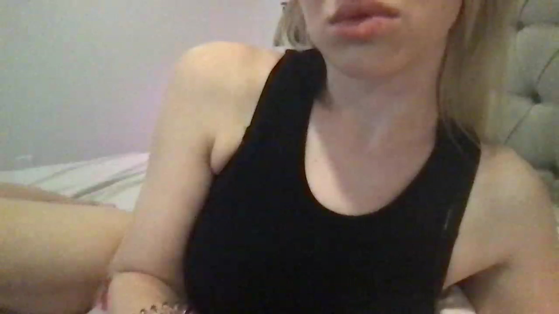 Gallery image thumbnail from aaaappppril's myfreecams stream on, 03/21/2023, 17:48 image 17 of 20