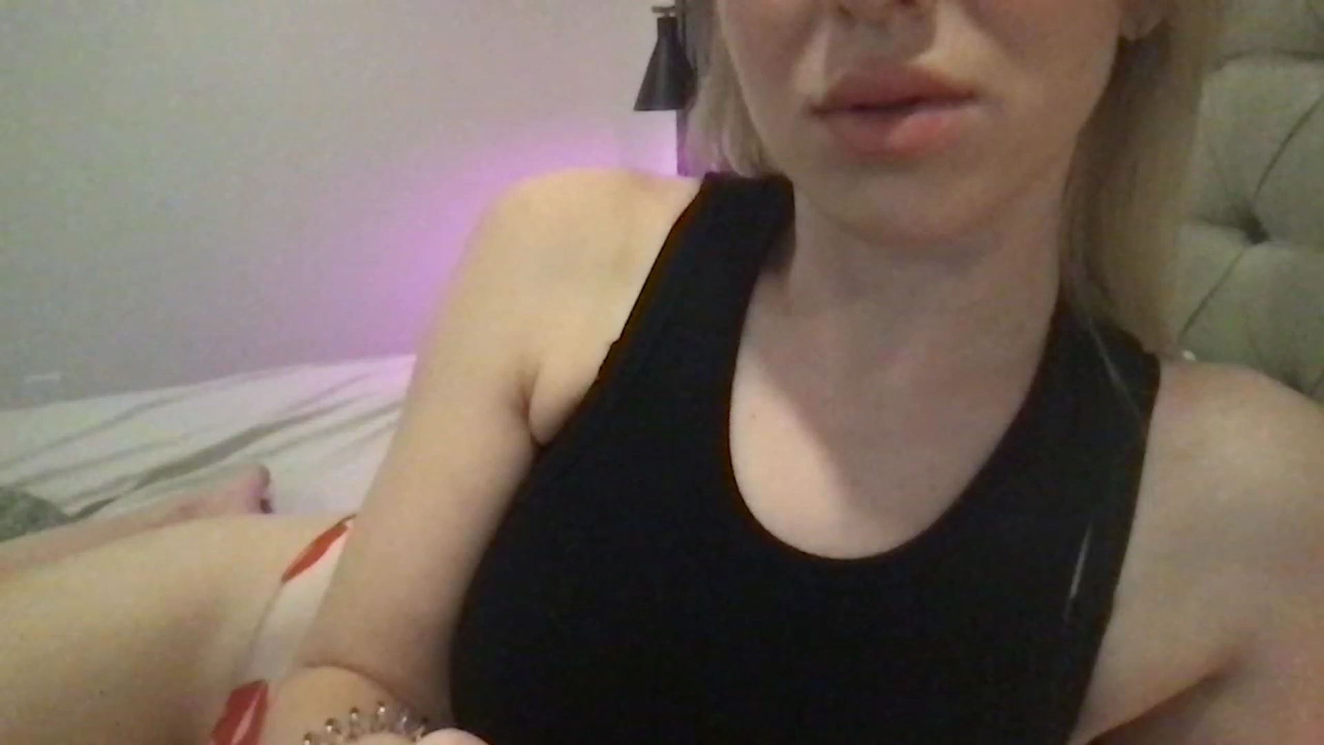 Gallery image thumbnail from aaaappppril's myfreecams stream on, 03/21/2023, 17:48 image 5 of 20