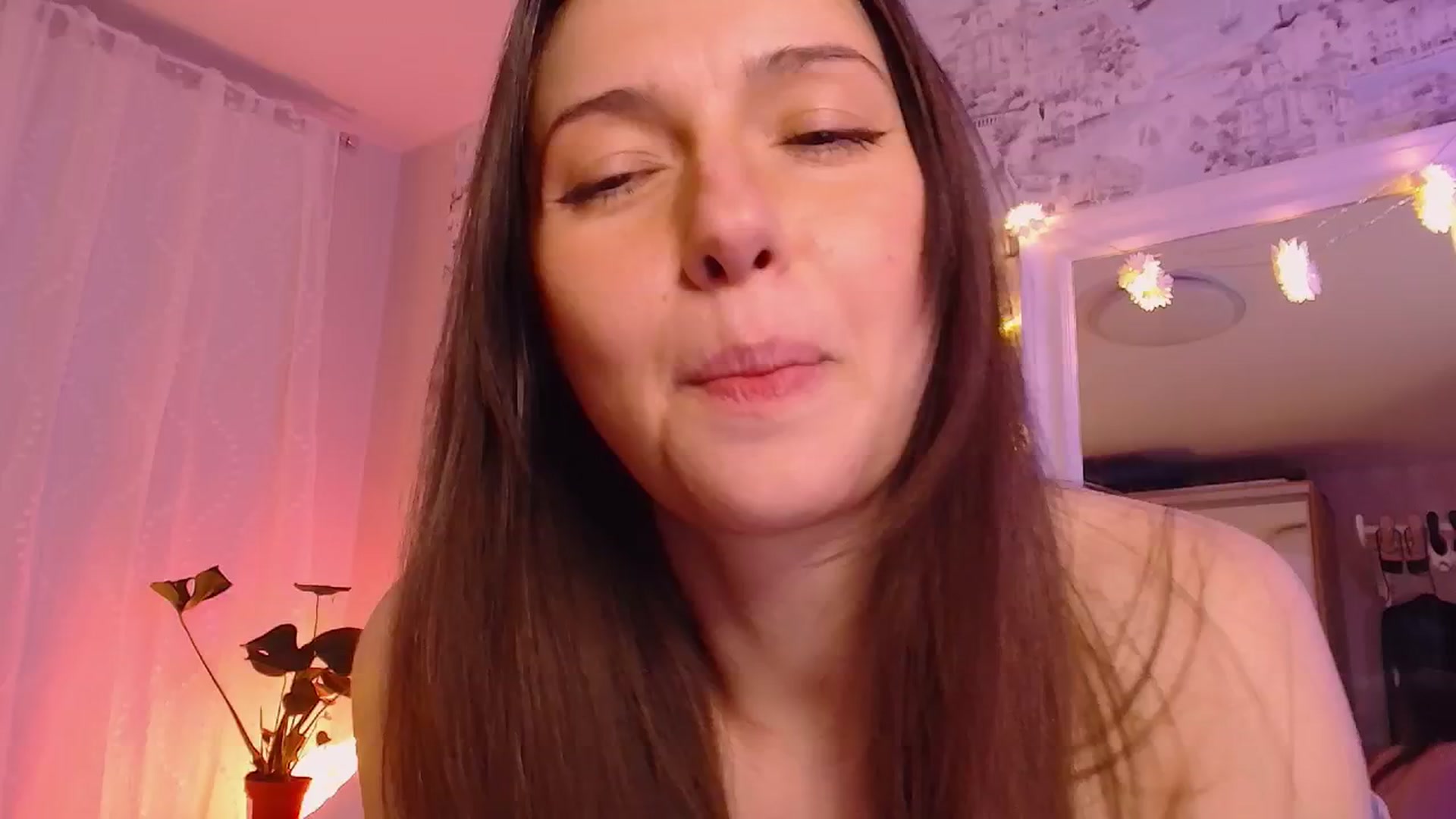 Gallery image thumbnail from aaahMyAnnaxxx's myfreecams stream on, 10/15/2024, 01:23 image 5 of 20