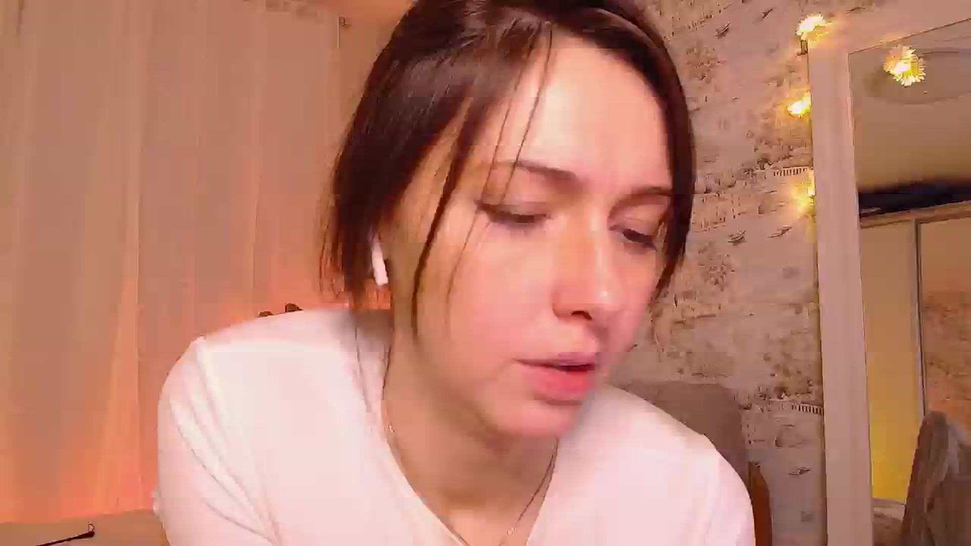 Gallery image thumbnail from aaahMyAnnaxxx's myfreecams stream on, 10/21/2024, 24:07 image 19 of 20