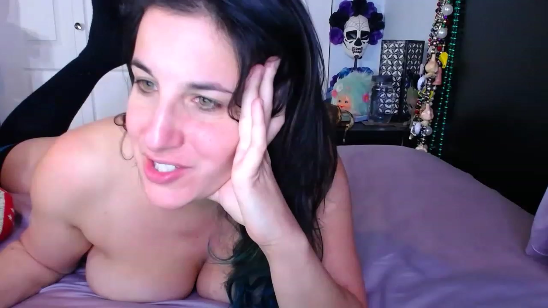 Gallery image thumbnail from abustybabe's myfreecams stream on, 11/18/2022, 22:58 image 6 of 20