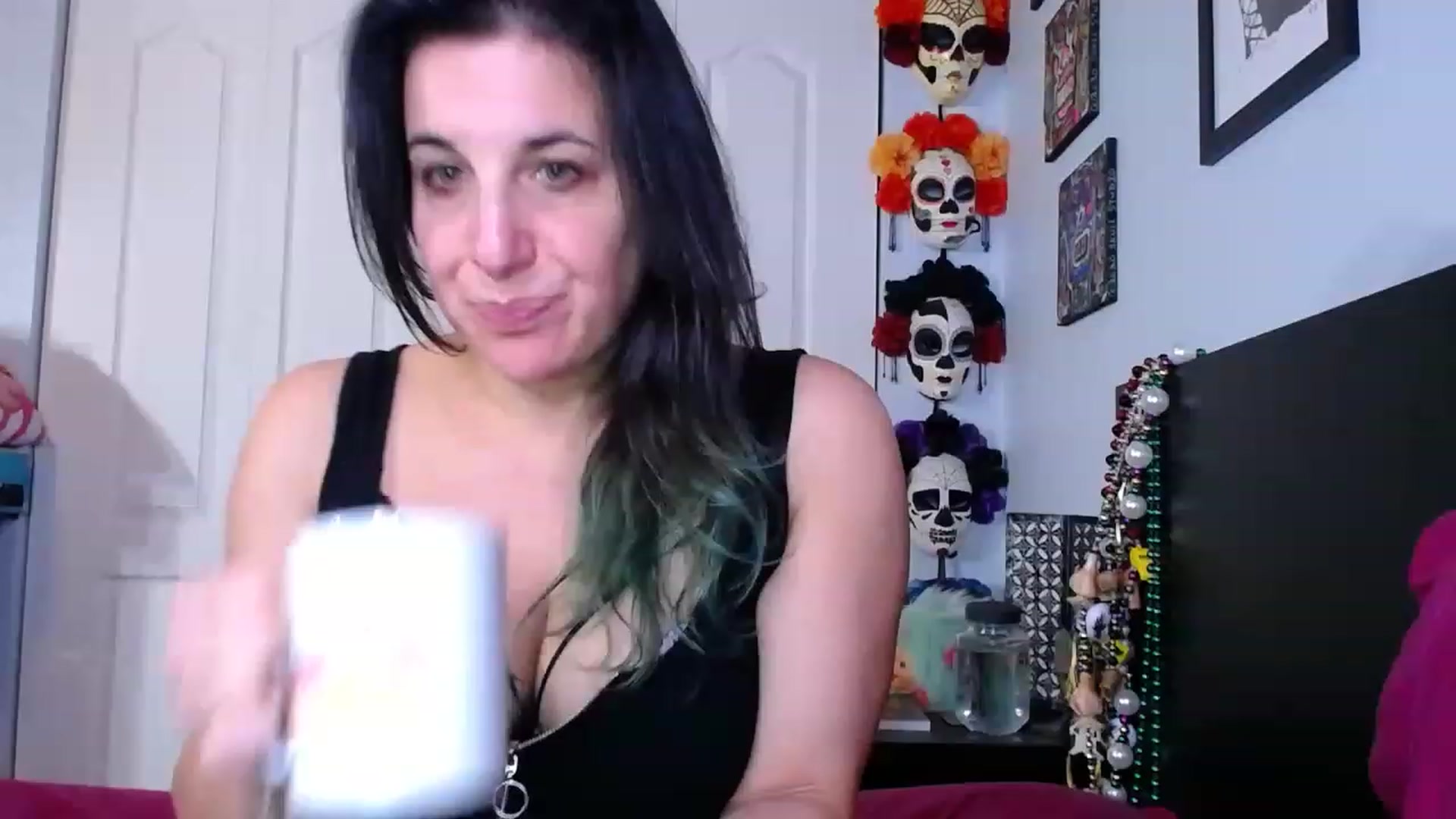 Gallery image thumbnail from abustybabe's myfreecams stream on, 12/02/2022, 22:23 image 3 of 20