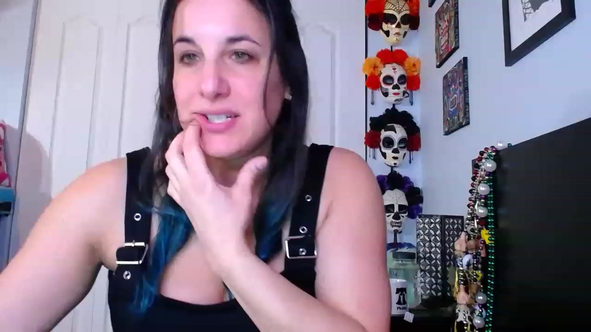 Gallery image thumbnail from abustybabe's myfreecams stream on, 12/05/2022, 23:32 image 1 of 20