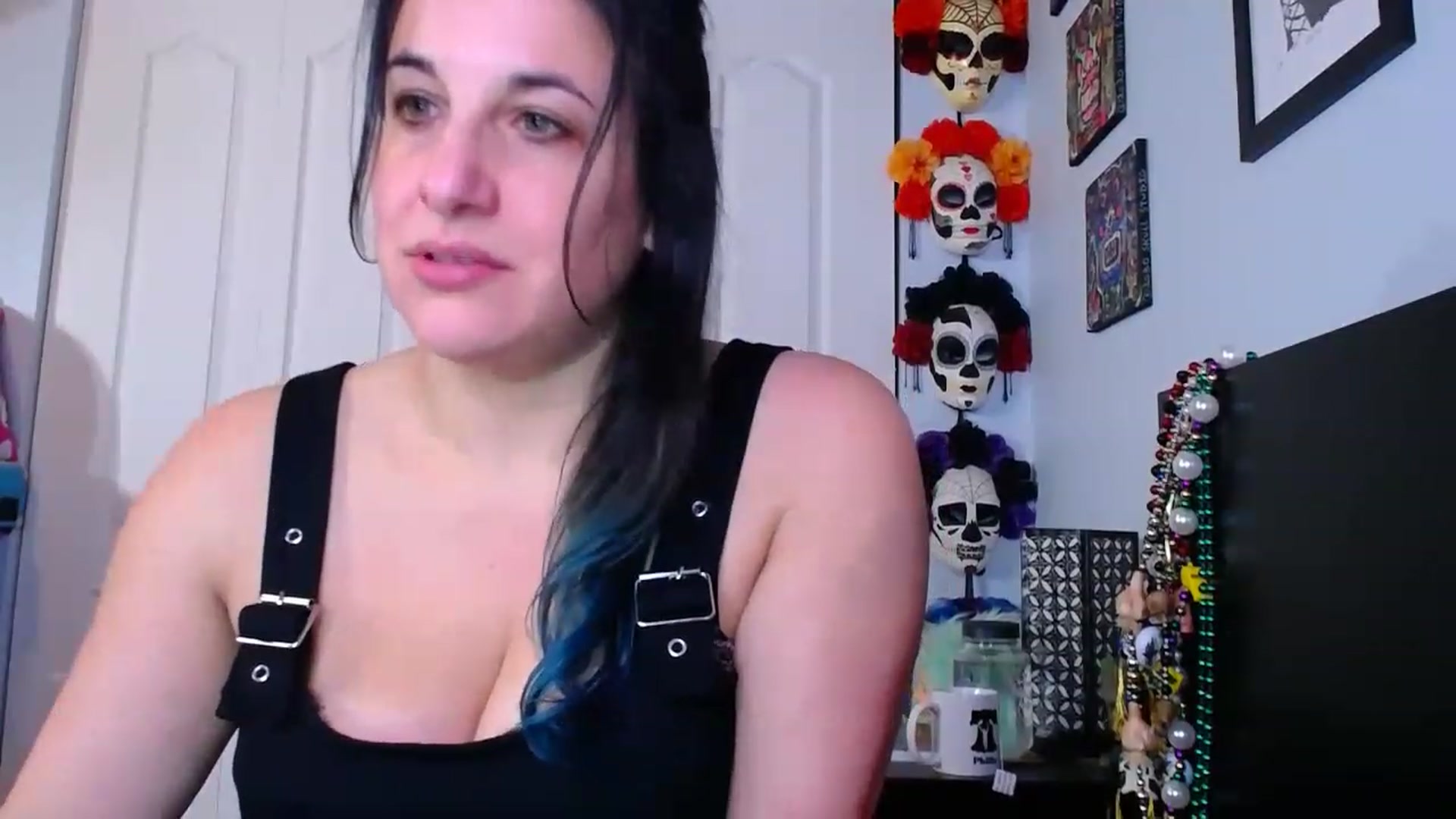 Gallery image thumbnail from abustybabe's myfreecams stream on, 12/05/2022, 23:32 image 5 of 20
