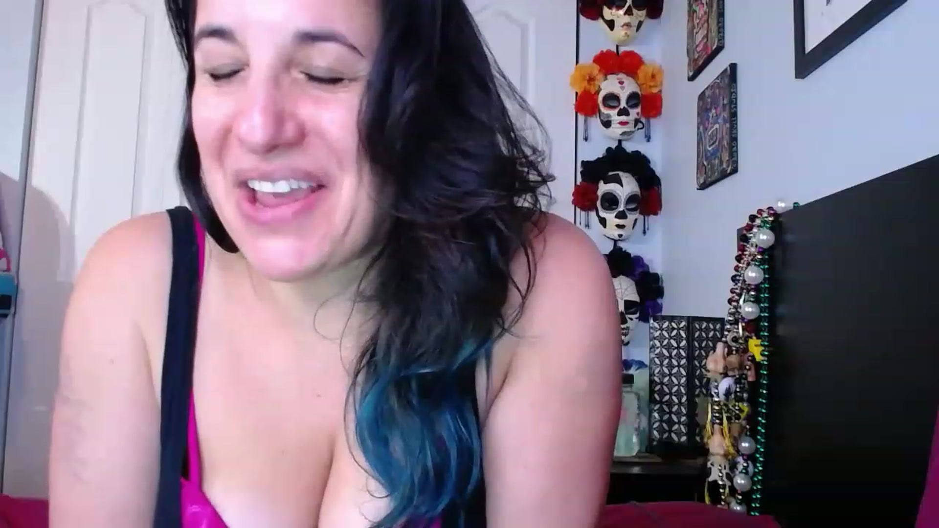 Gallery image thumbnail from abustybabe's myfreecams stream on, 12/06/2022, 22:36 image 20 of 20