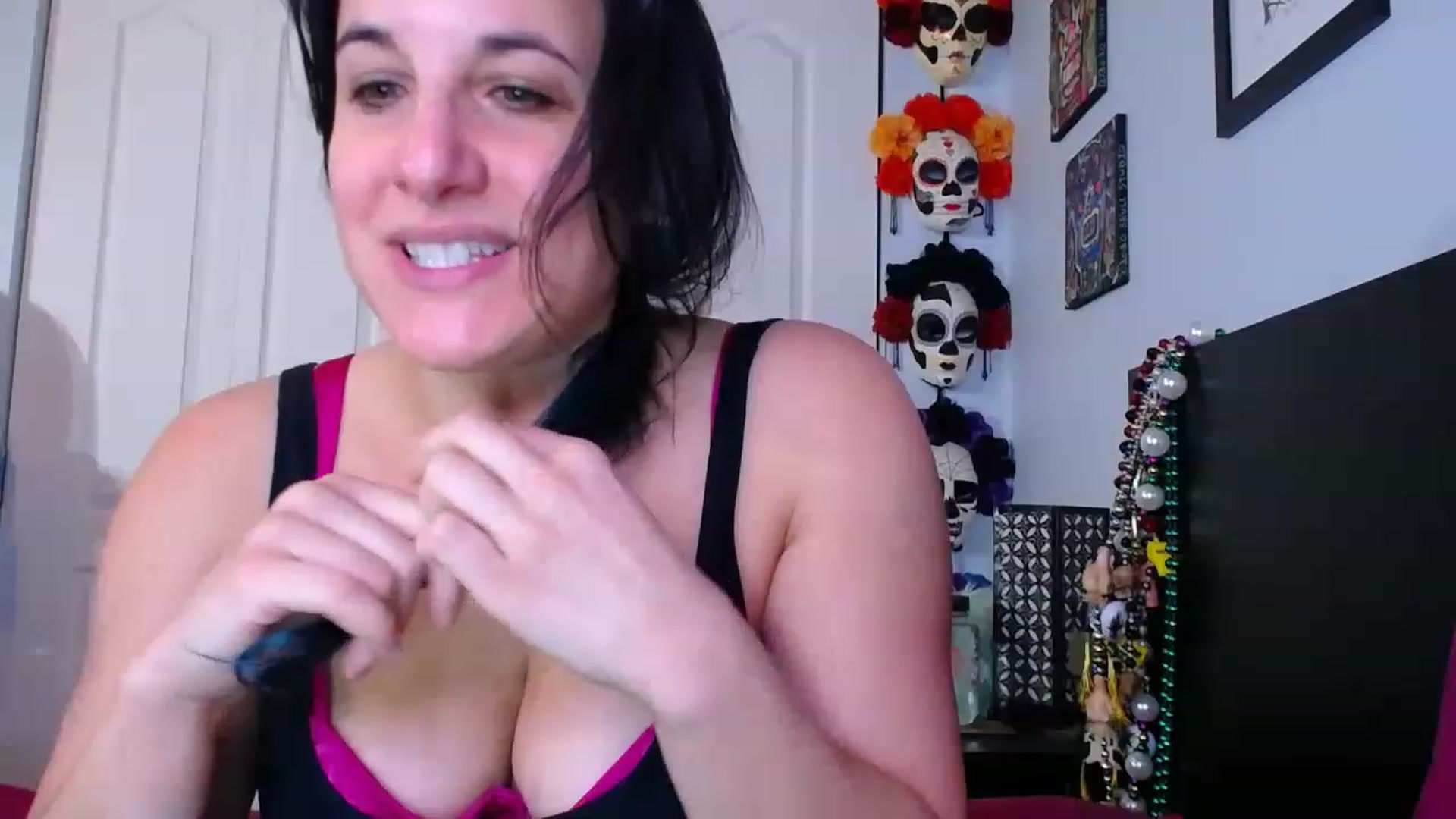 Gallery image thumbnail from abustybabe's myfreecams stream on, 12/06/2022, 23:19 image 3 of 20