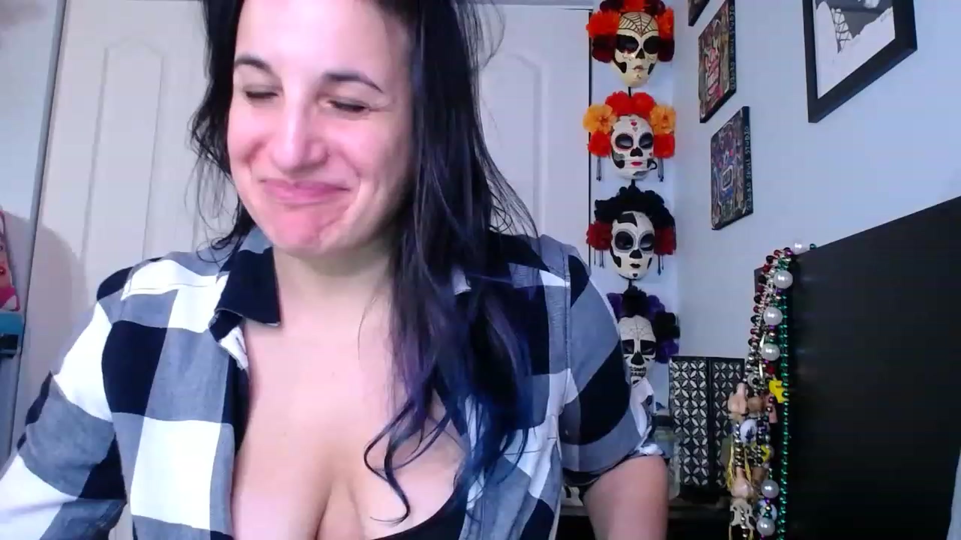 Gallery image thumbnail from abustybabe's myfreecams stream on, 12/12/2022, 23:11 image 2 of 20