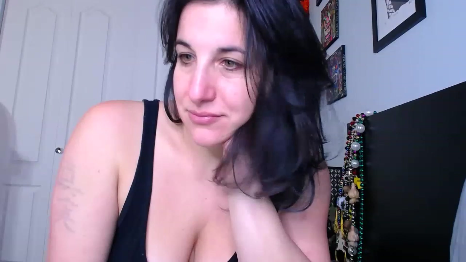 Gallery image thumbnail from abustybabe's myfreecams stream on, 12/15/2022, 22:27 image 20 of 20