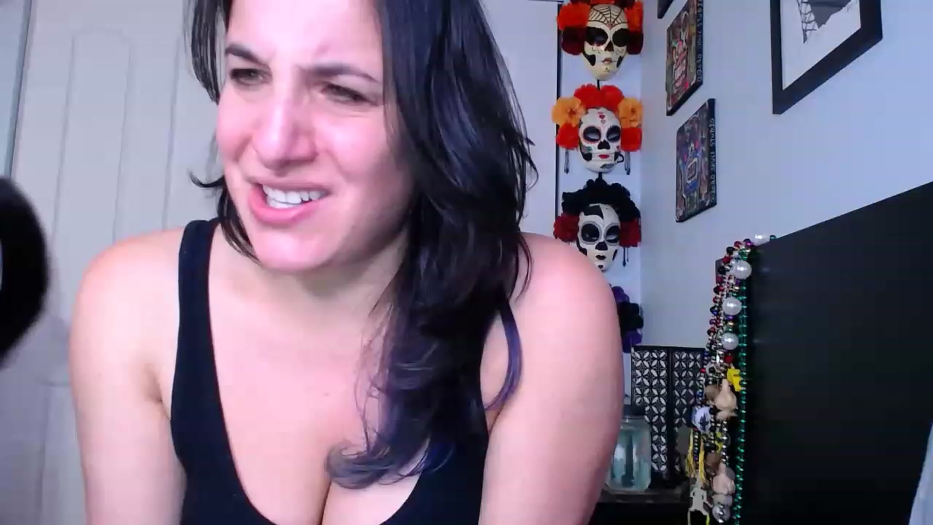 Gallery image thumbnail from abustybabe's myfreecams stream on, 12/15/2022, 22:27 image 9 of 20