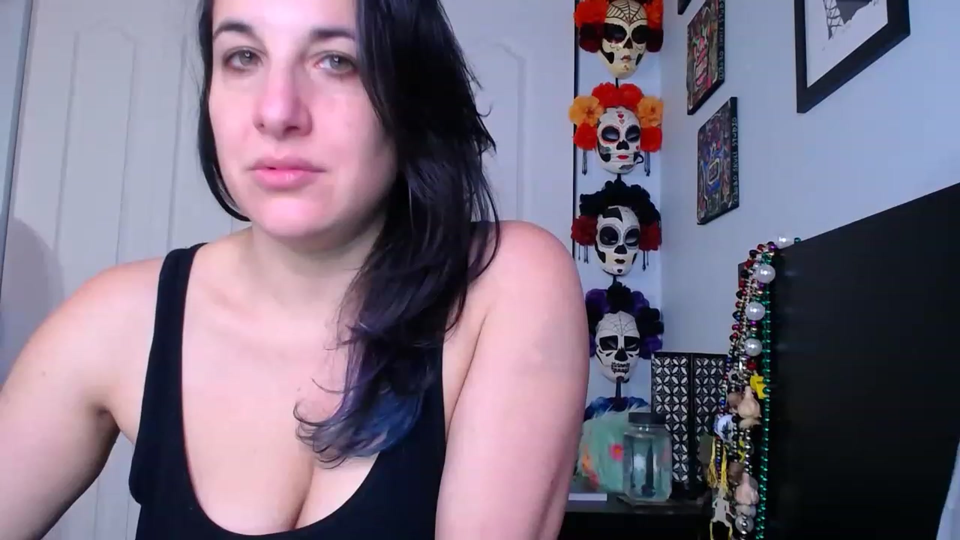Gallery image thumbnail from abustybabe's myfreecams stream on, 12/15/2022, 22:27 image 6 of 20