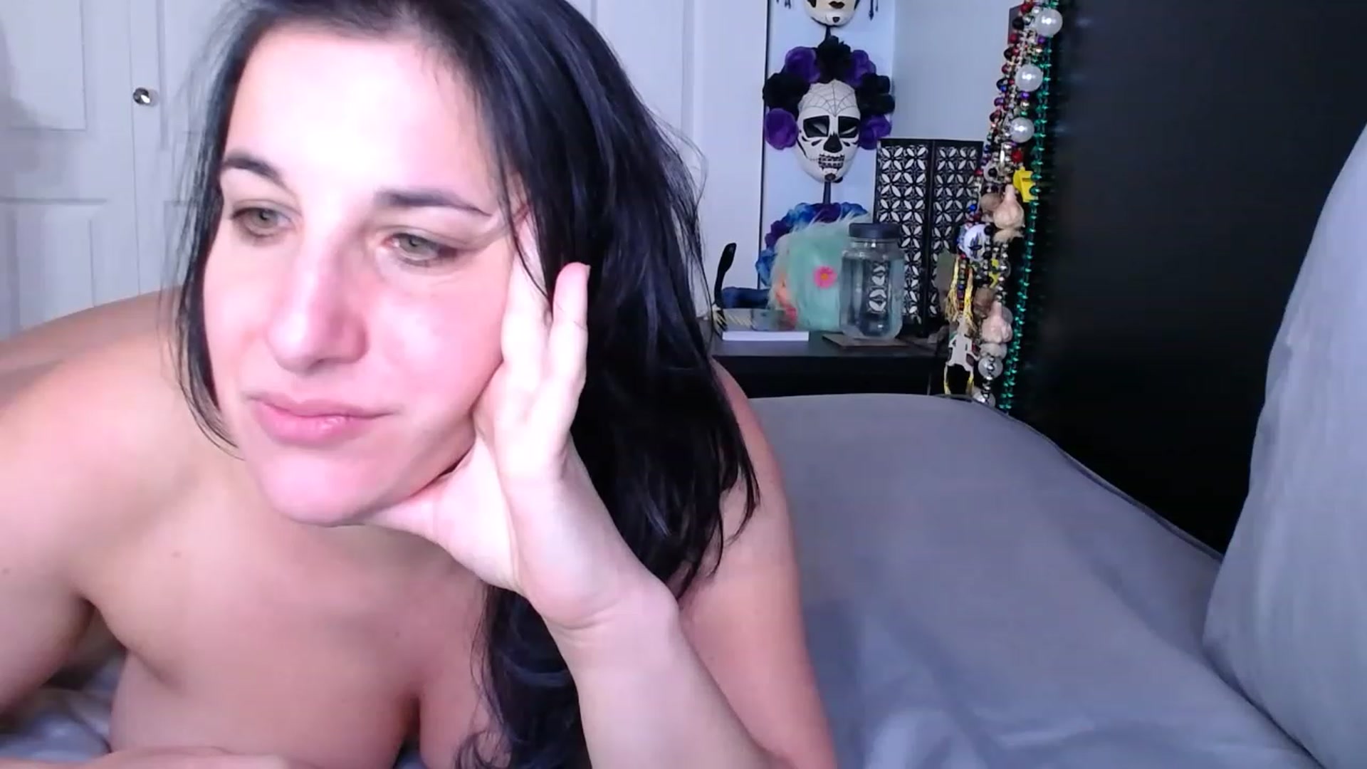 Gallery image thumbnail from abustybabe's myfreecams stream on, 12/15/2022, 23:29 image 9 of 20