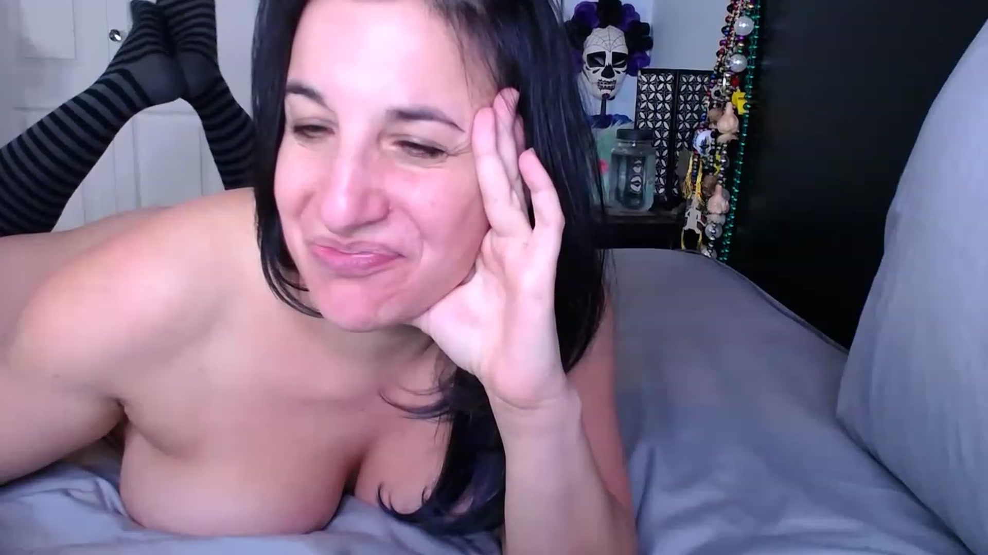 Gallery image thumbnail from abustybabe's myfreecams stream on, 12/15/2022, 23:29 image 12 of 20