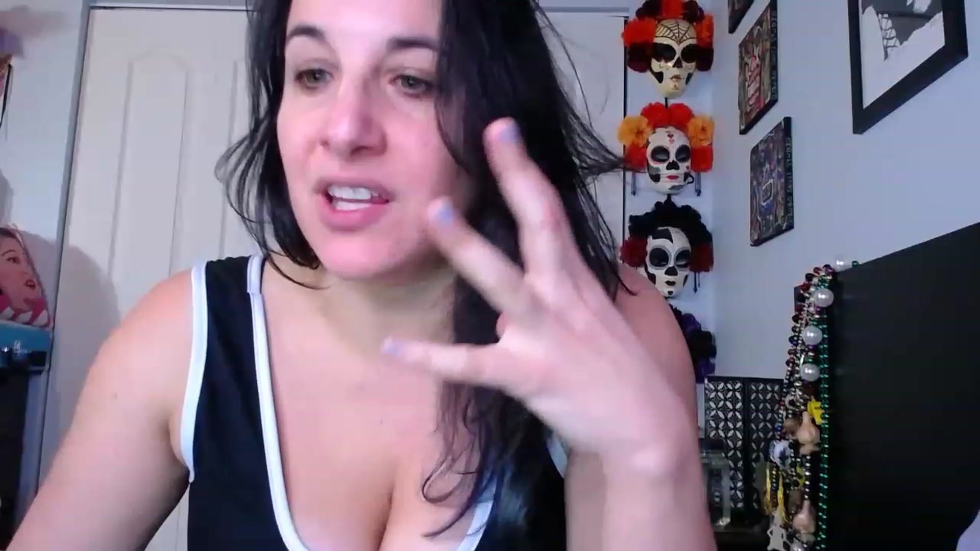 Gallery image thumbnail from abustybabe's myfreecams stream on, 12/19/2022, 23:24 image 6 of 20