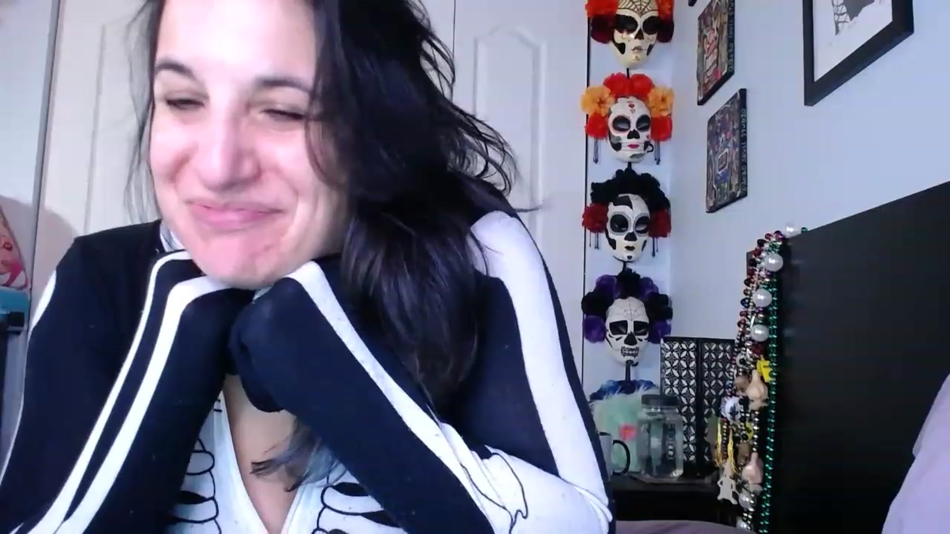 Gallery image thumbnail from abustybabe's myfreecams stream on, 12/19/2022, 23:24 image 12 of 20