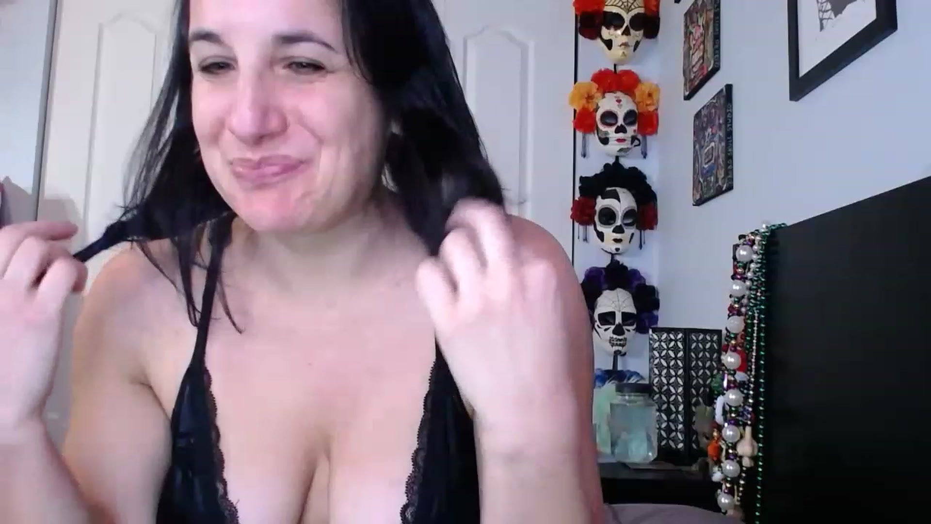 Gallery image thumbnail from abustybabe's myfreecams stream on, 12/23/2022, 23:14 image 12 of 20
