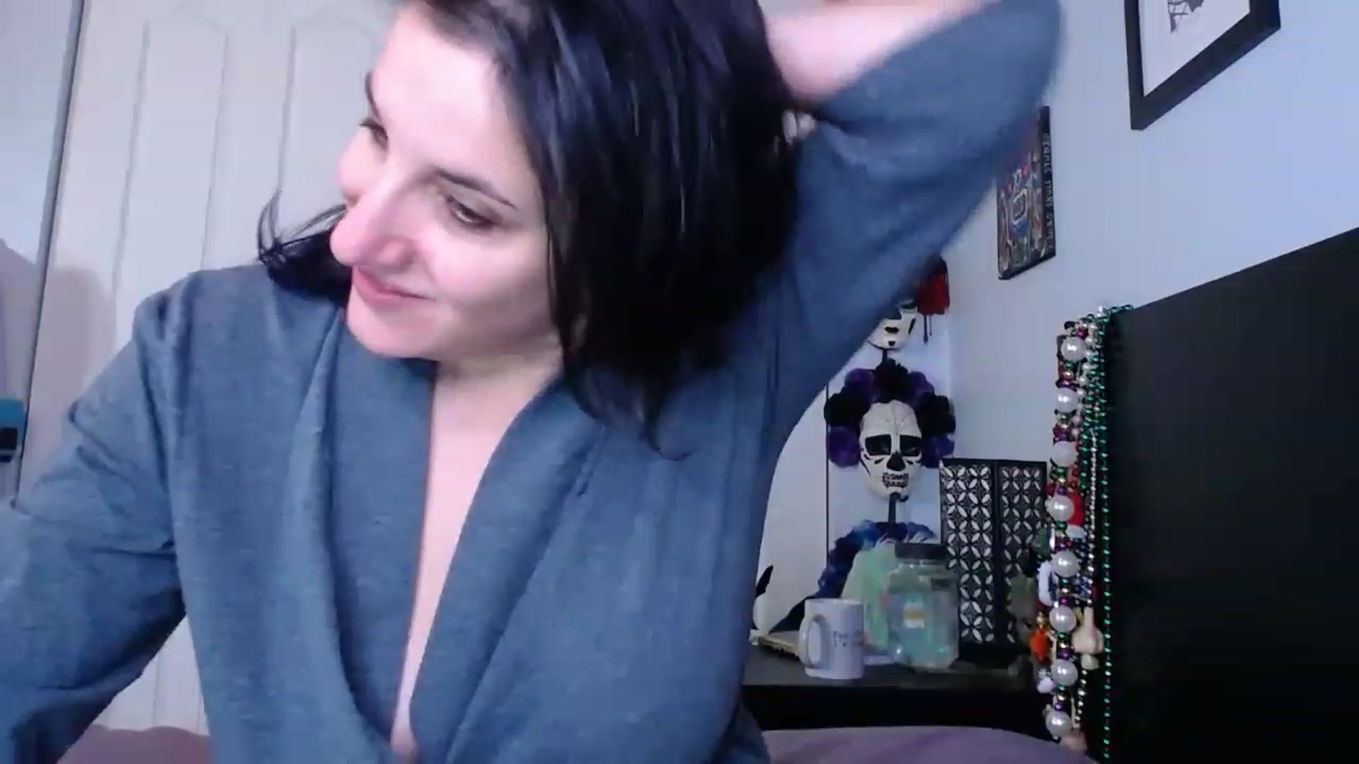 Gallery image thumbnail from abustybabe's myfreecams stream on, 12/23/2022, 23:14 image 19 of 20