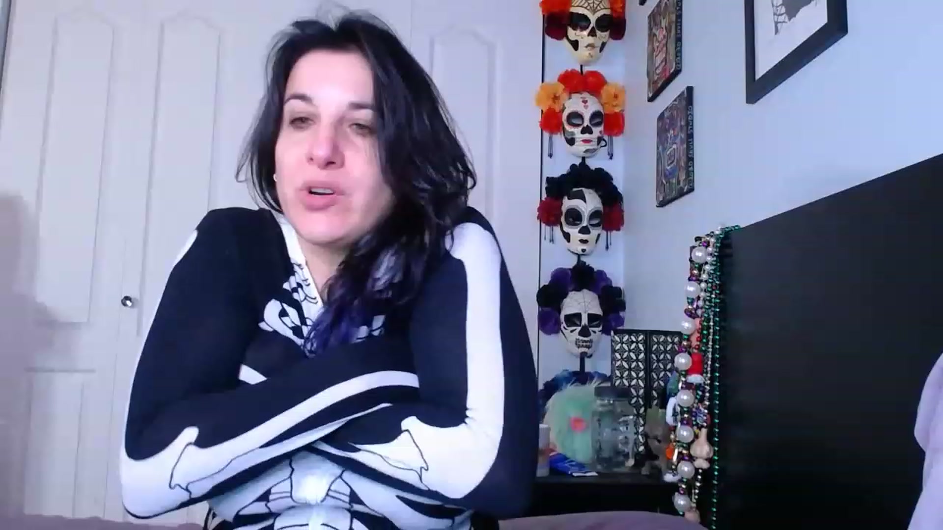 Gallery image thumbnail from abustybabe's myfreecams stream on, 12/27/2022, 23:05 image 18 of 20
