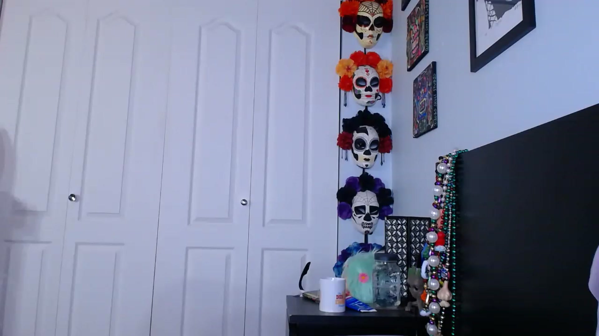 Gallery image thumbnail from abustybabe's myfreecams stream on, 12/27/2022, 23:05 image 13 of 20