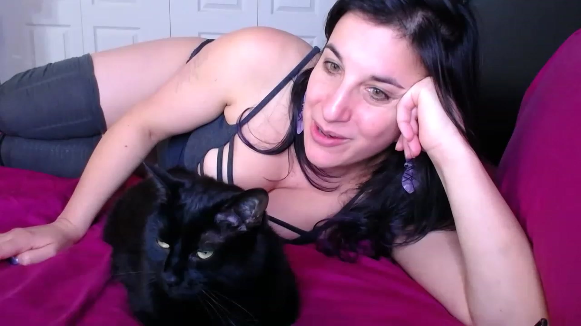 Gallery image thumbnail from abustybabe's myfreecams stream on, 12/30/2022, 23:26 image 15 of 20