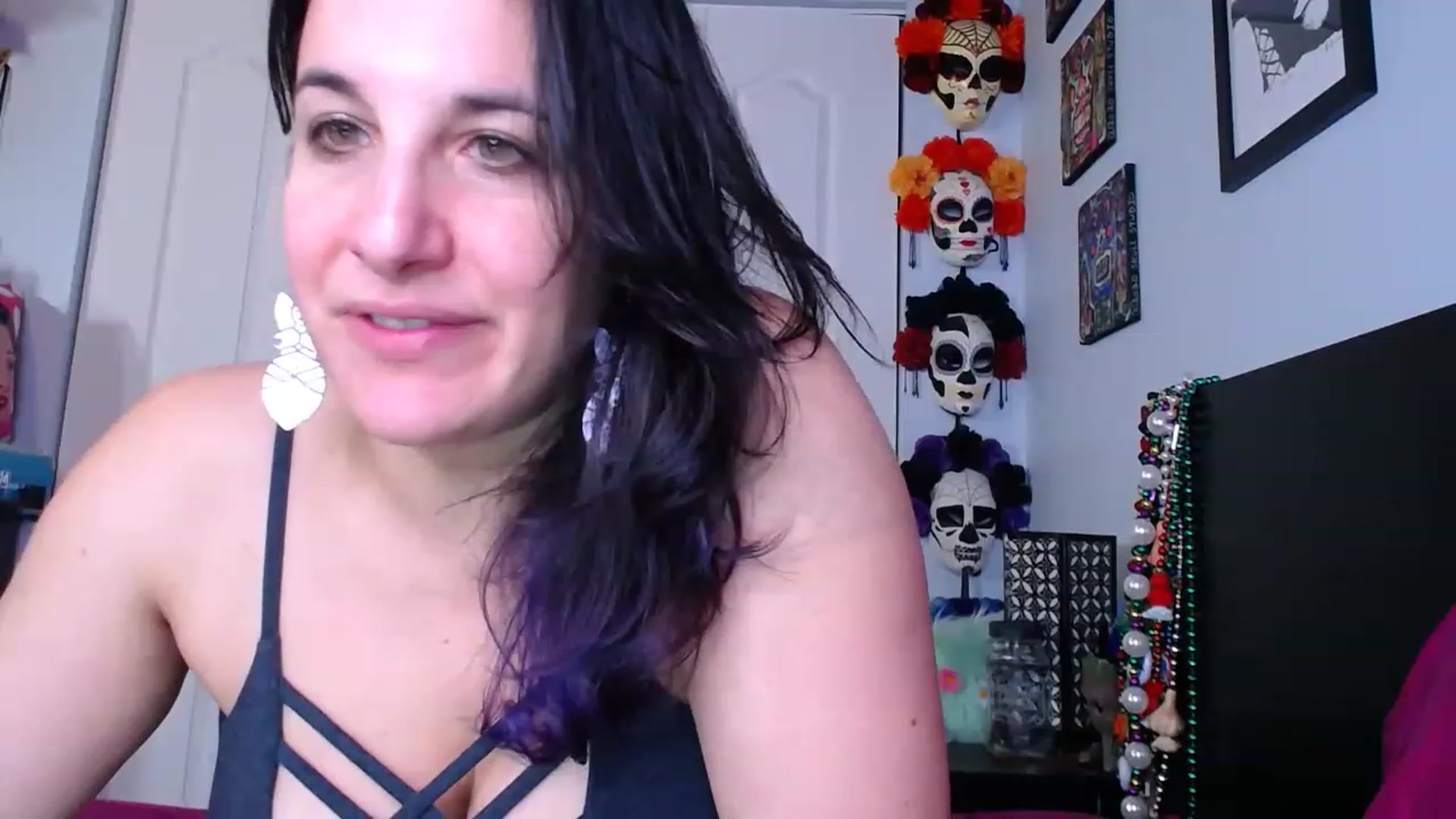Gallery image thumbnail from abustybabe's myfreecams stream on, 12/30/2022, 23:26 image 2 of 20