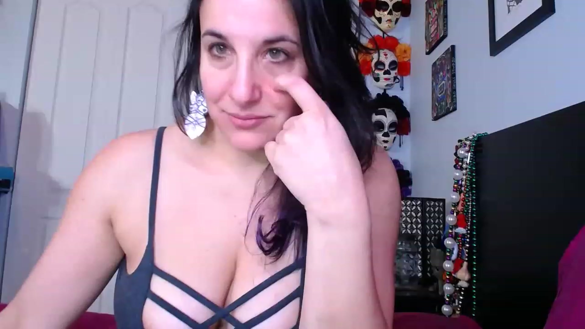 Gallery image thumbnail from abustybabe's myfreecams stream on, 12/30/2022, 23:26 image 11 of 20