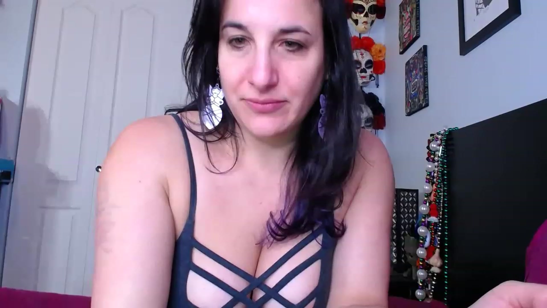 Gallery image thumbnail from abustybabe's myfreecams stream on, 12/30/2022, 23:26 image 12 of 20
