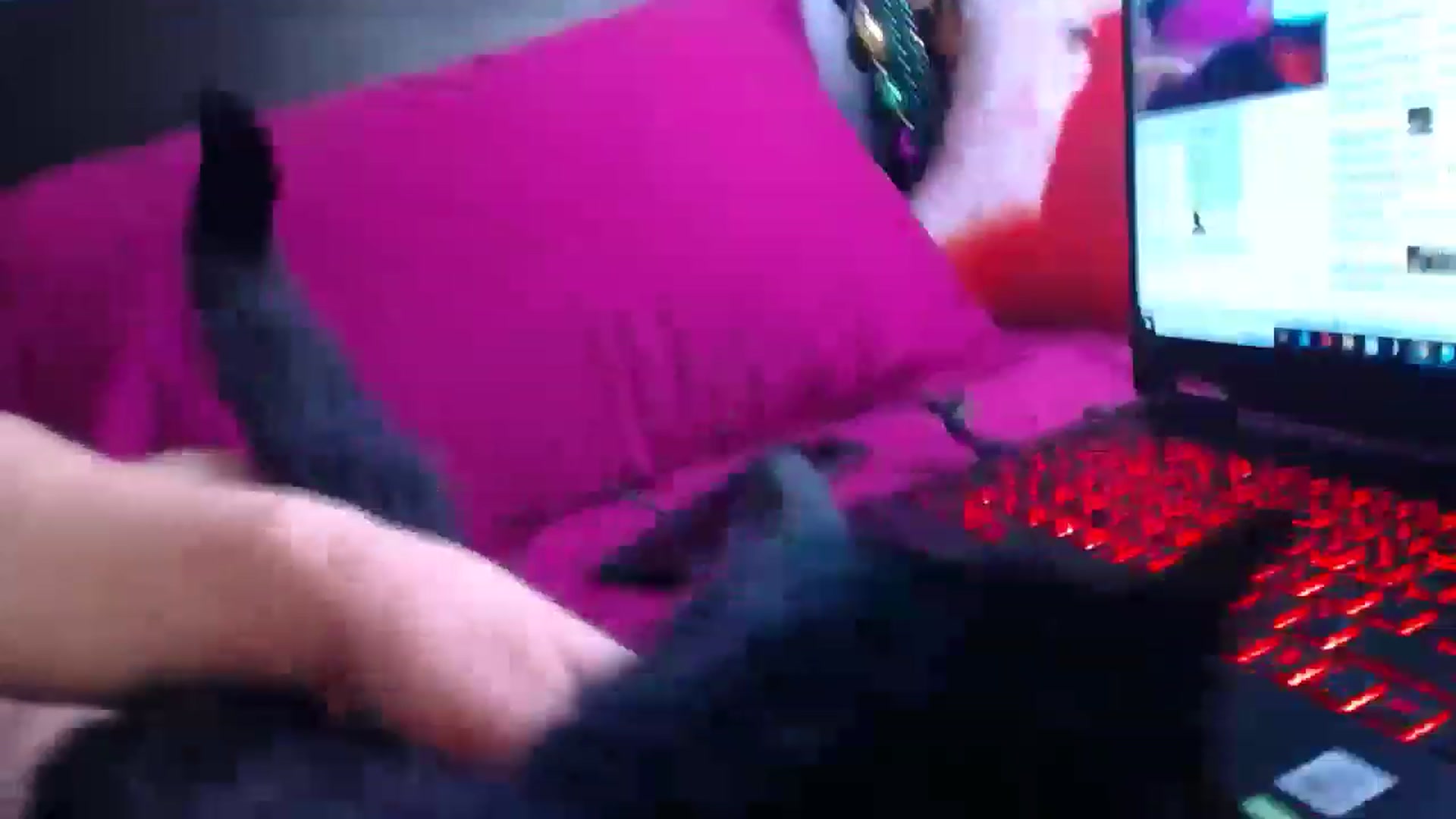 Gallery image thumbnail from abustybabe's myfreecams stream on, 12/30/2022, 23:26 image 6 of 20