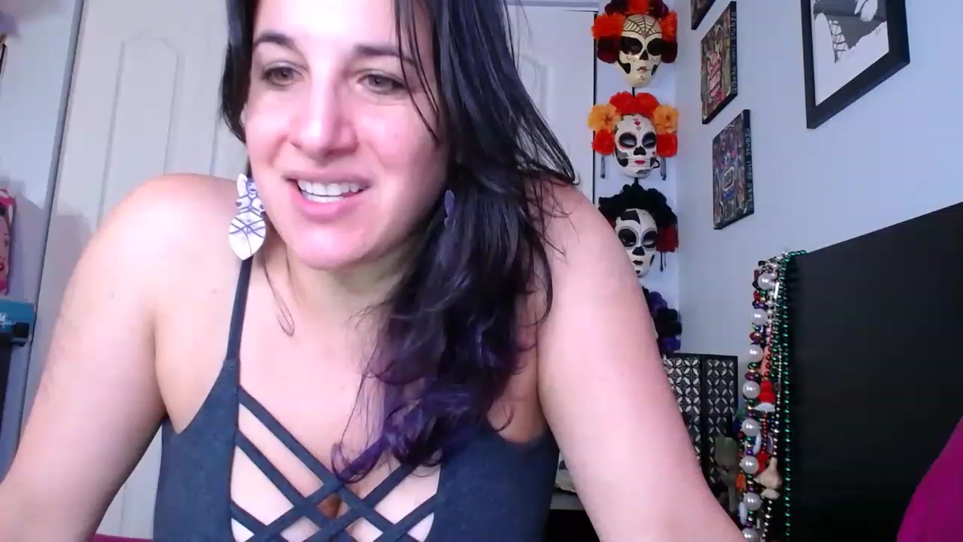 Gallery image thumbnail from abustybabe's myfreecams stream on, 12/30/2022, 23:26 image 3 of 20