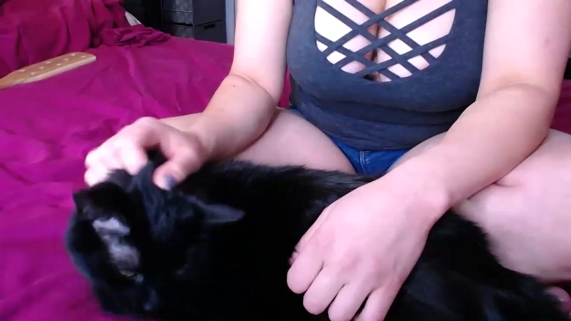 Gallery image thumbnail from abustybabe's myfreecams stream on, 12/30/2022, 23:26 image 7 of 20