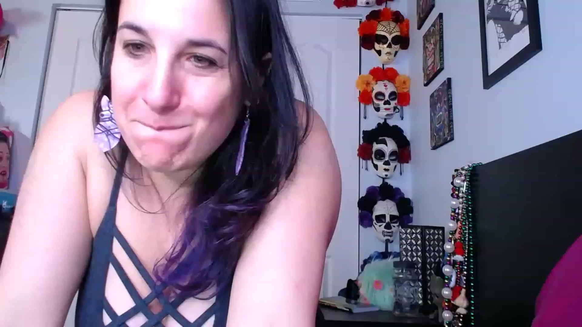 Gallery image thumbnail from abustybabe's myfreecams stream on, 12/30/2022, 23:26 image 8 of 20