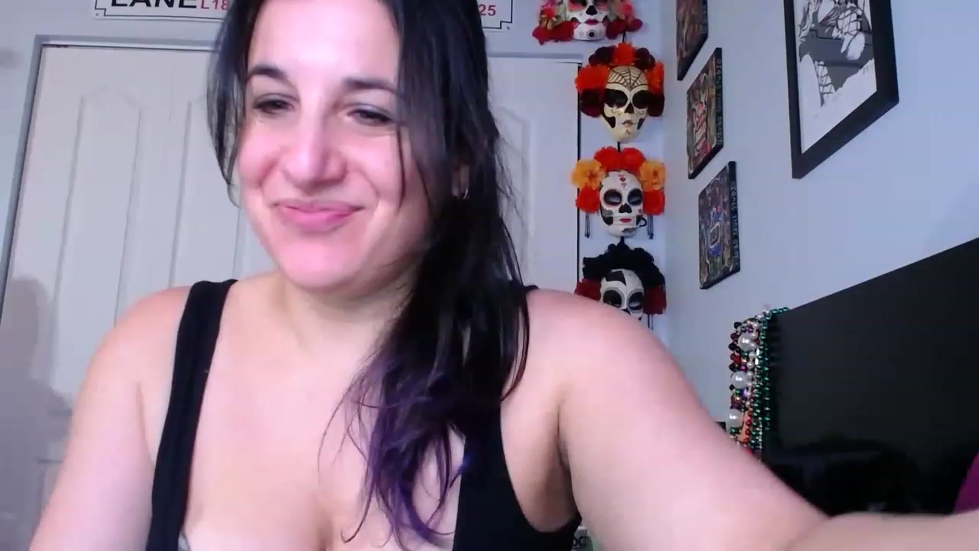 Gallery image thumbnail from abustybabe's myfreecams stream on, 01/03/2023, 22:45 image 6 of 20