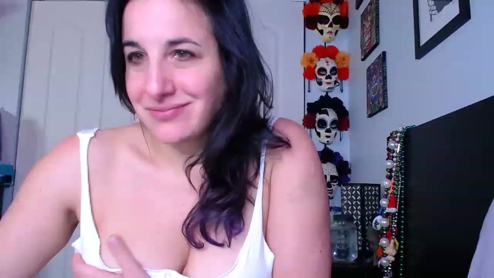 Gallery image thumbnail from abustybabe's myfreecams stream on, 01/09/2023, 23:26 image 2 of 20