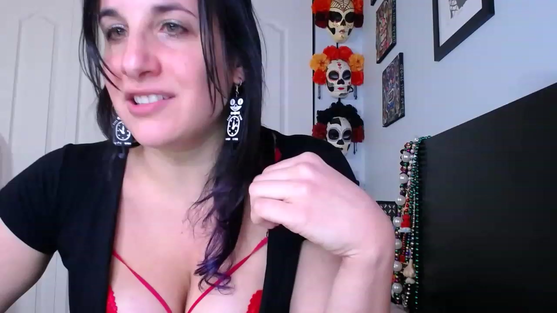 Gallery image thumbnail from abustybabe's myfreecams stream on, 01/18/2023, 04:54 image 8 of 20