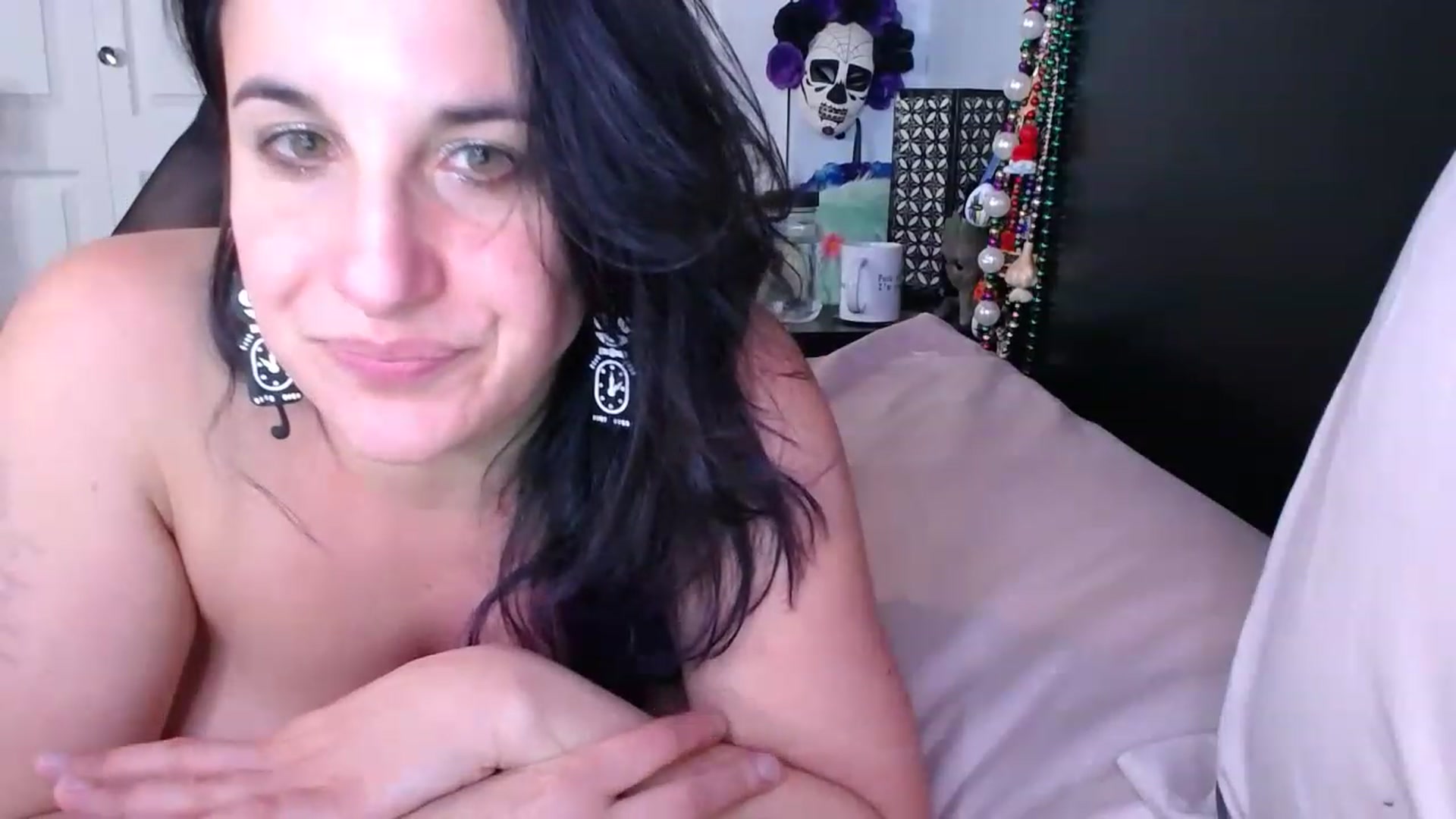 Gallery image thumbnail from abustybabe's myfreecams stream on, 01/18/2023, 04:54 image 19 of 20