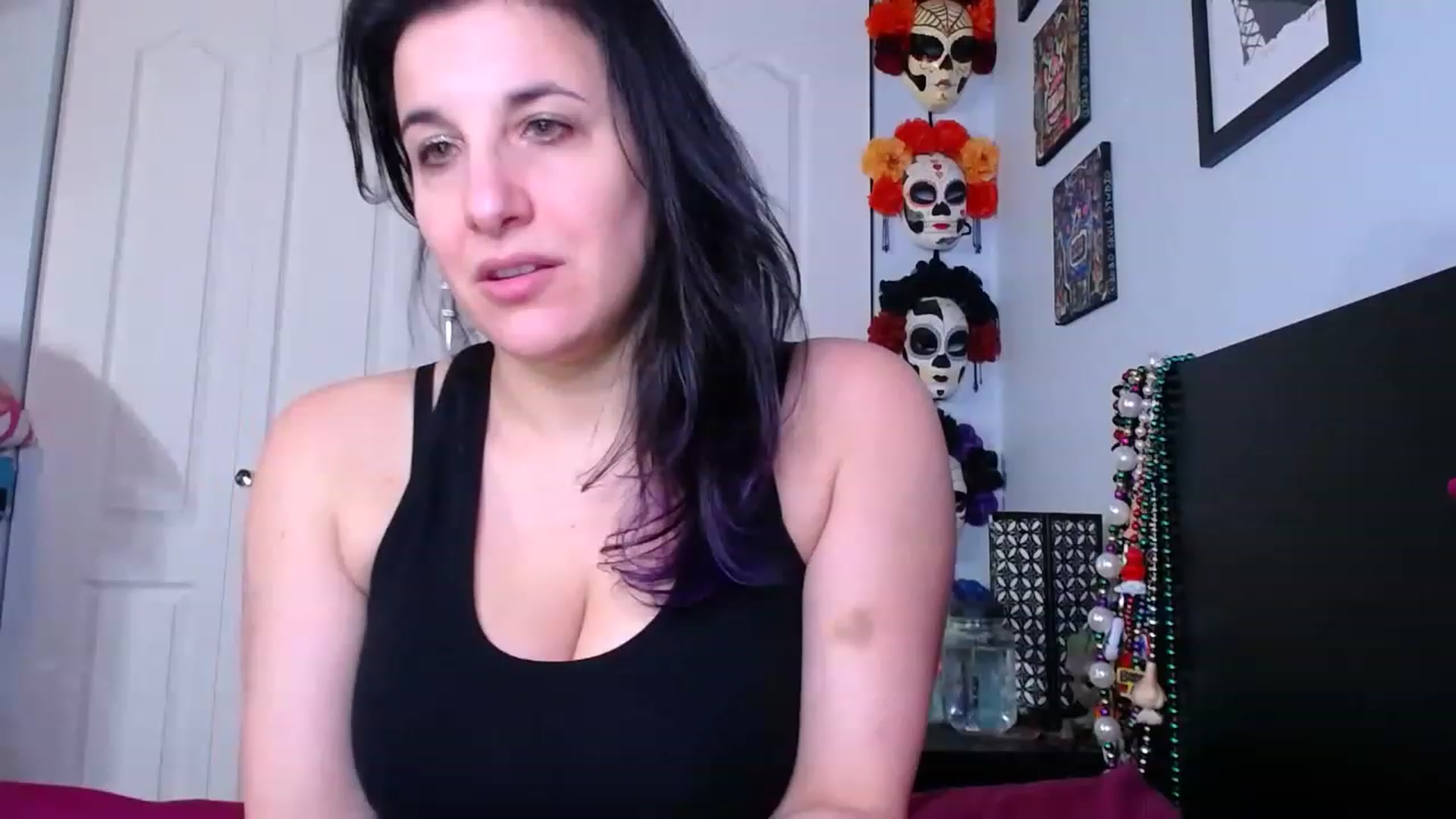 Gallery image thumbnail from abustybabe's myfreecams stream on, 01/30/2023, 21:15 image 6 of 20