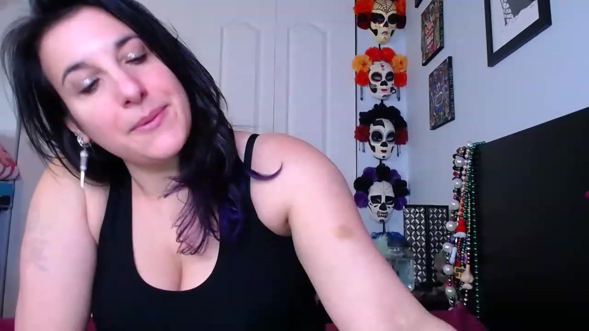Gallery image thumbnail from abustybabe's myfreecams stream on, 01/30/2023, 21:15 image 1 of 20