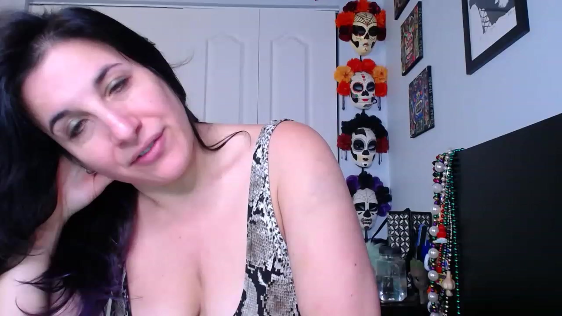 Gallery image thumbnail from abustybabe's myfreecams stream on, 02/07/2023, 23:05 image 5 of 20