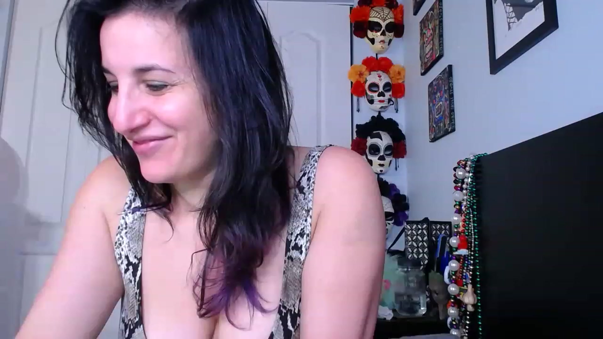 Gallery image thumbnail from abustybabe's myfreecams stream on, 02/07/2023, 23:05 image 8 of 20