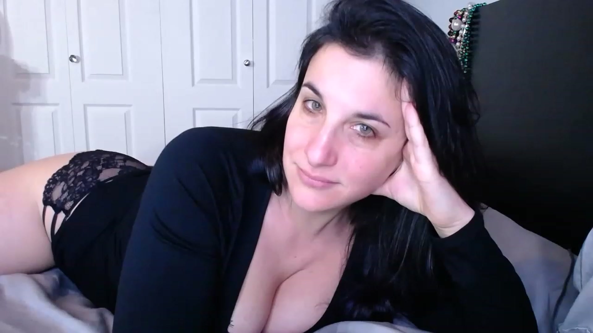 Gallery image thumbnail from abustybabe's myfreecams stream on, 02/09/2023, 23:04 image 15 of 20