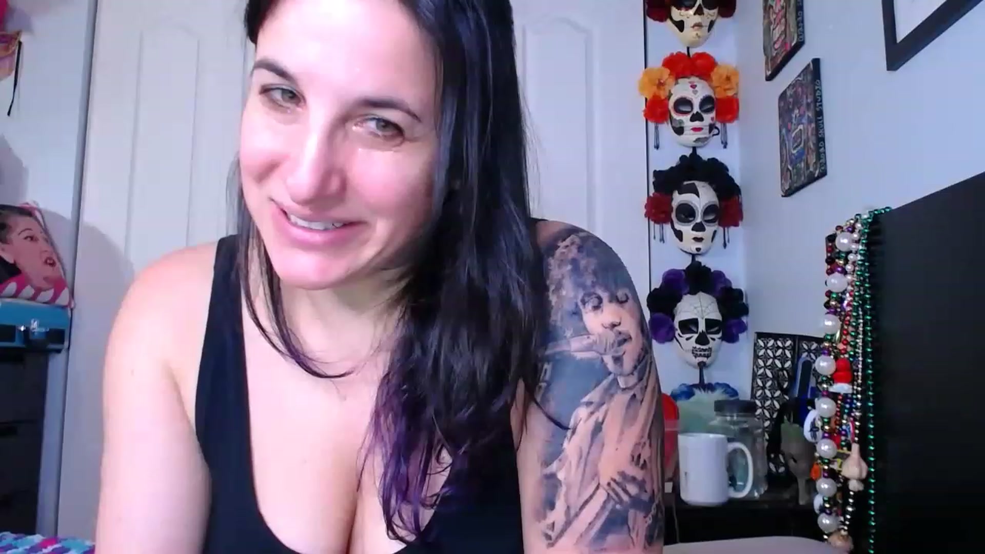 Gallery image thumbnail from abustybabe's myfreecams stream on, 02/13/2023, 22:47 image 9 of 20