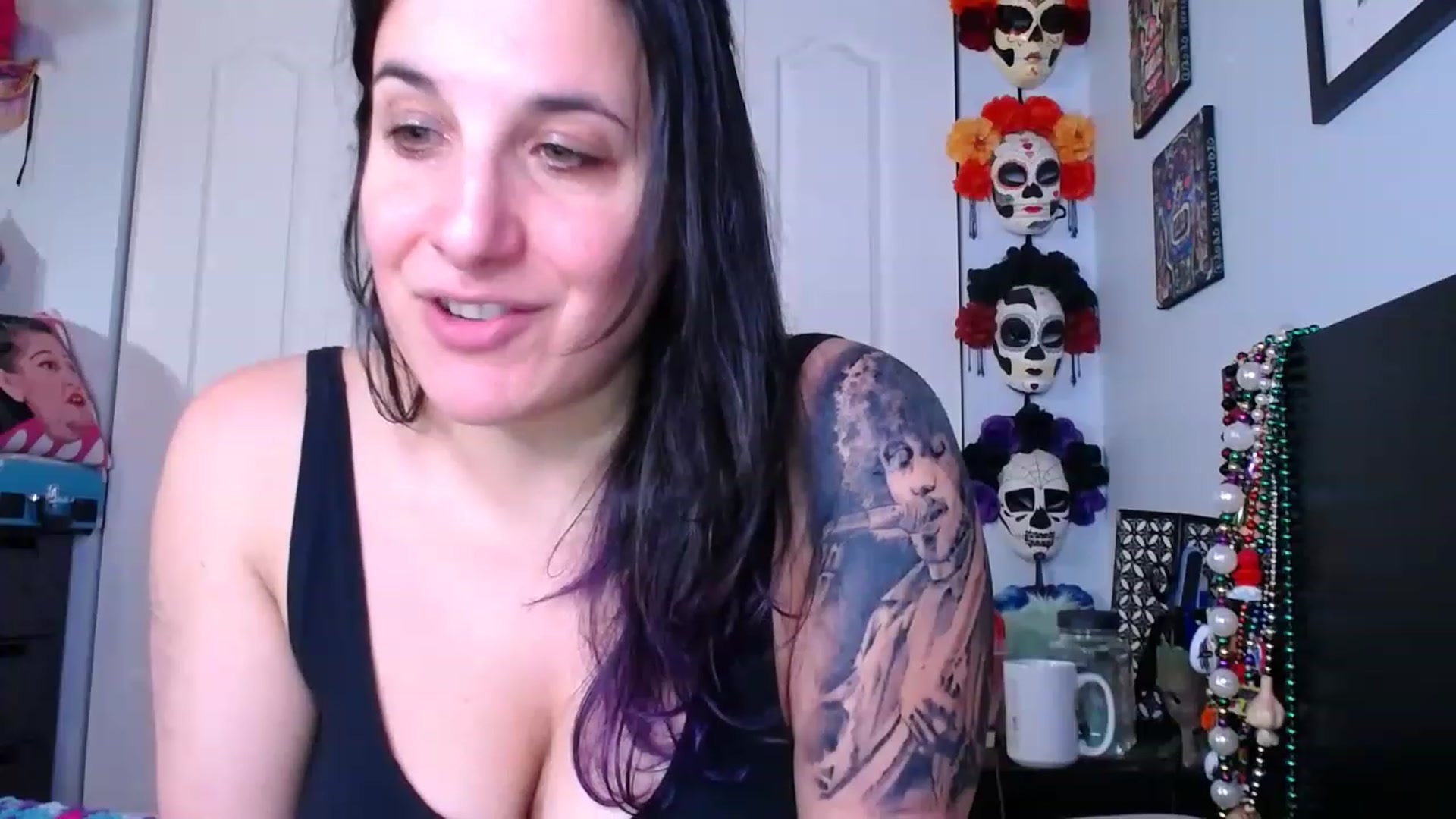 Gallery image thumbnail from abustybabe's myfreecams stream on, 02/13/2023, 22:47 image 7 of 20