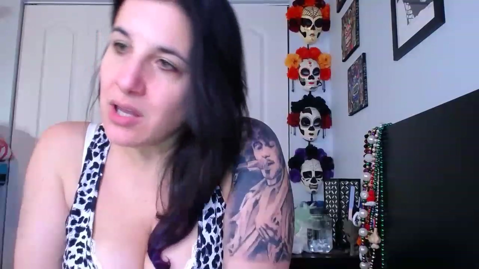 Gallery image thumbnail from abustybabe's myfreecams stream on, 02/17/2023, 22:23 image 11 of 20
