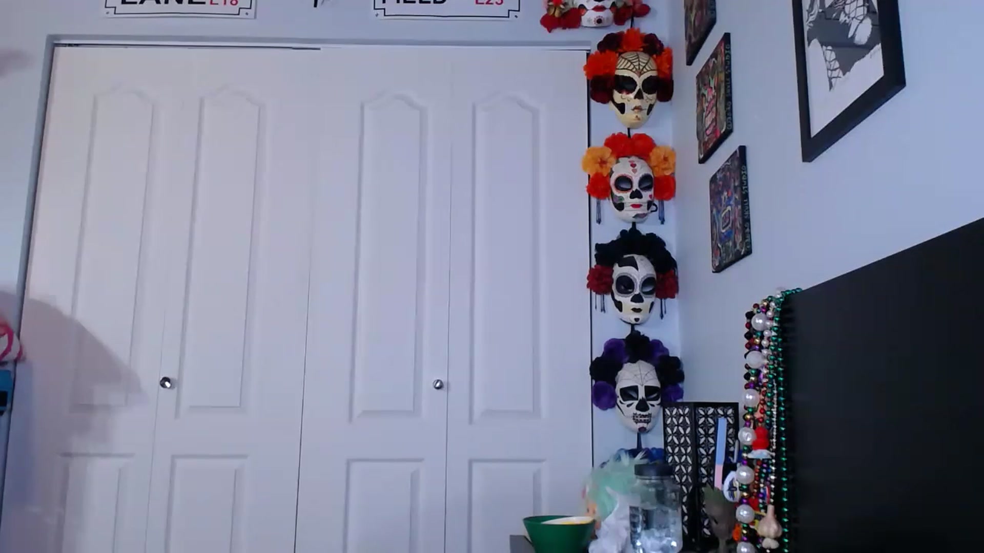 Gallery image thumbnail from abustybabe's myfreecams stream on, 02/17/2023, 22:23 image 9 of 20