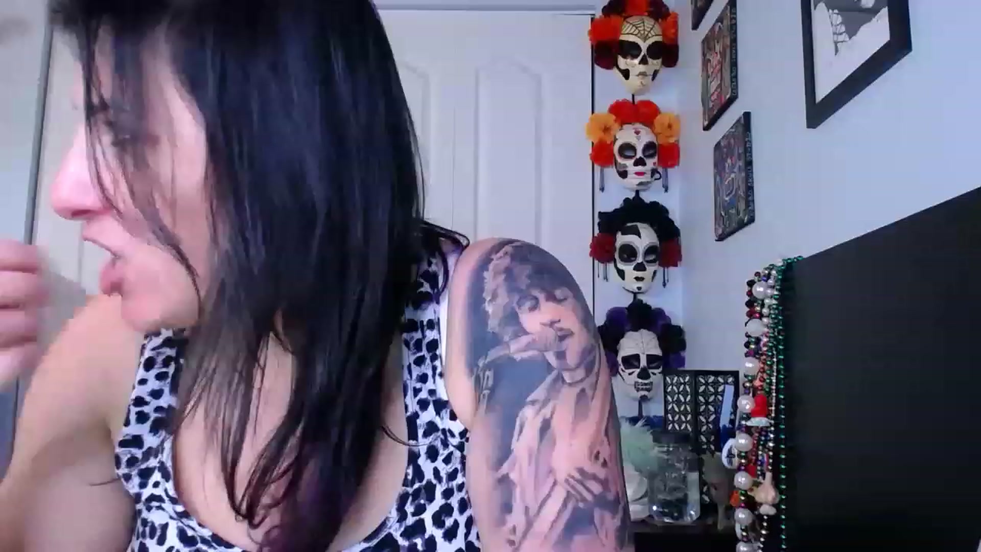 Gallery image thumbnail from abustybabe's myfreecams stream on, 02/17/2023, 22:23 image 5 of 20