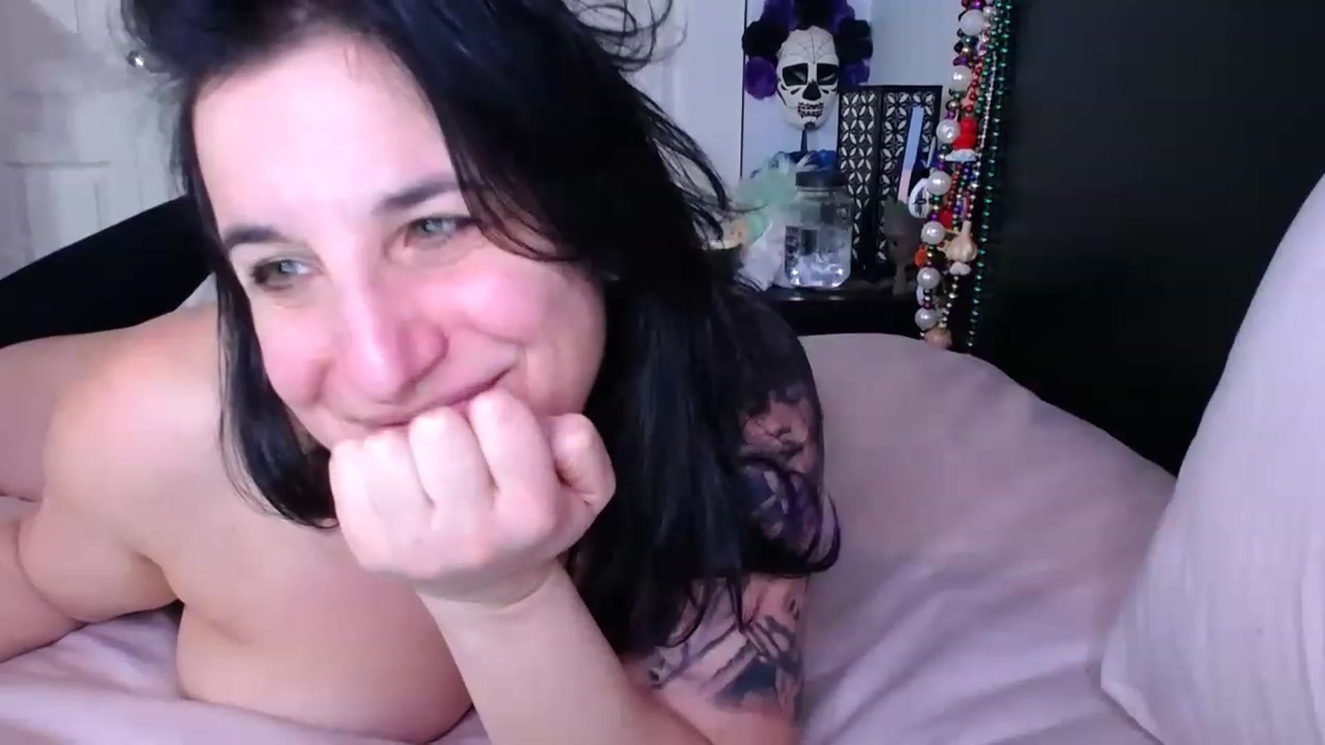 Gallery image thumbnail from abustybabe's myfreecams stream on, 02/17/2023, 22:23 image 20 of 20