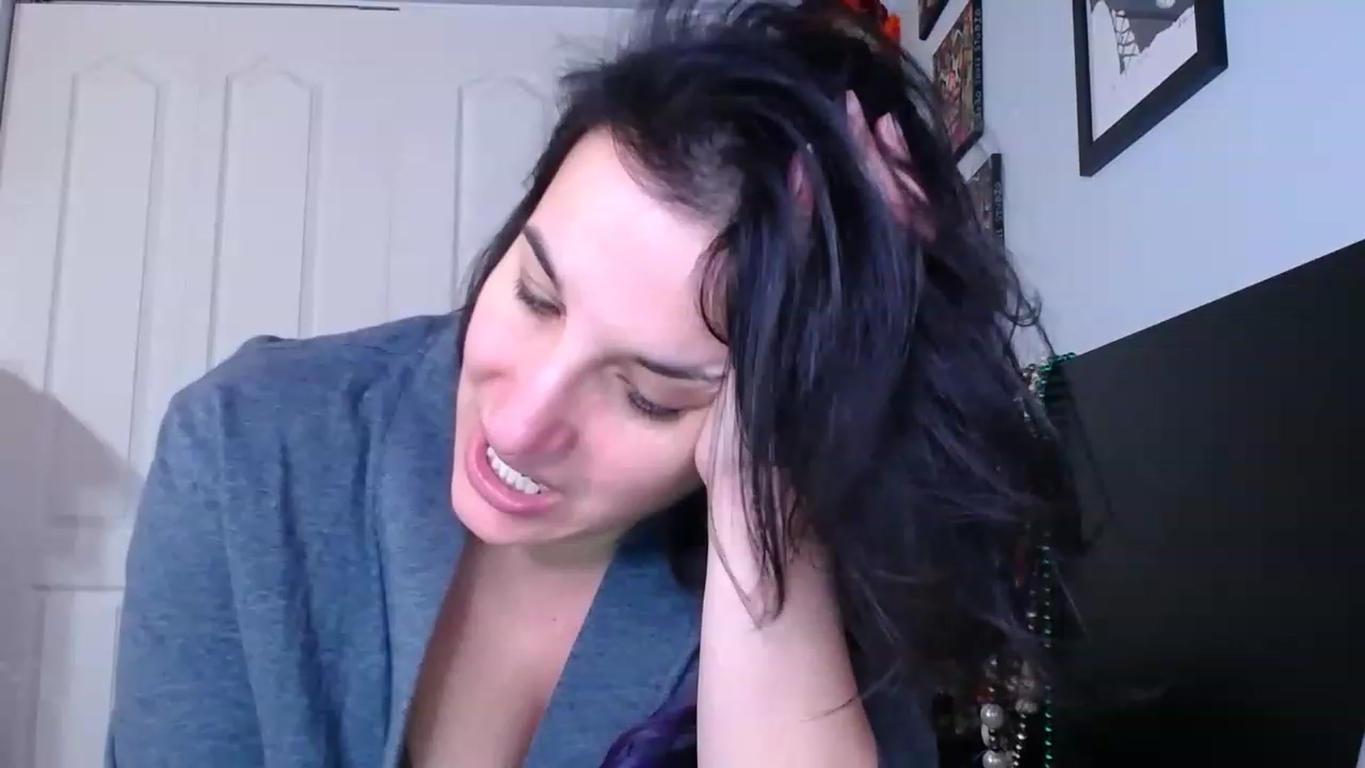 Gallery image thumbnail from abustybabe's myfreecams stream on, 02/17/2023, 22:37 image 7 of 20