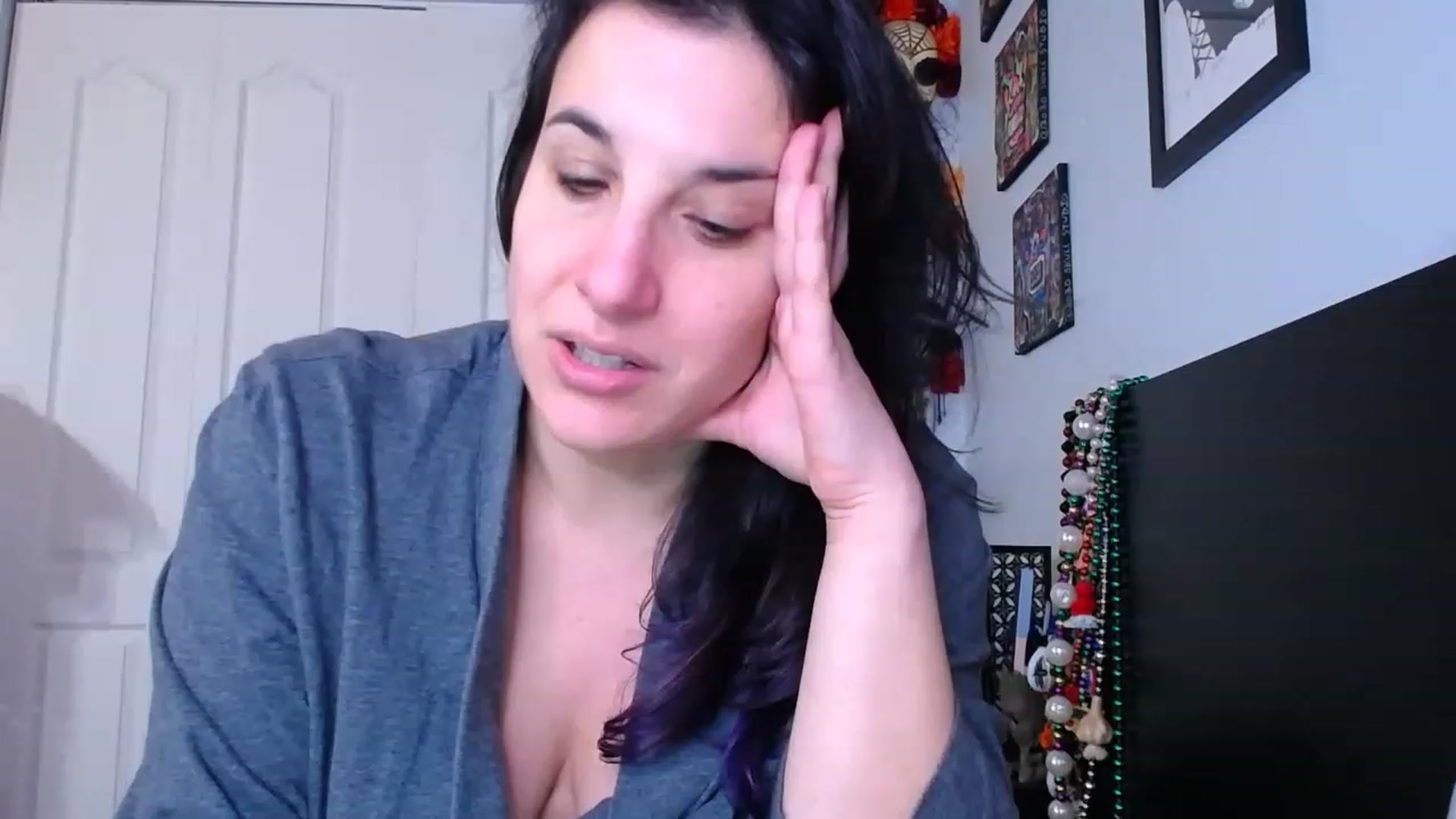 Gallery image thumbnail from abustybabe's myfreecams stream on, 02/17/2023, 22:37 image 6 of 20