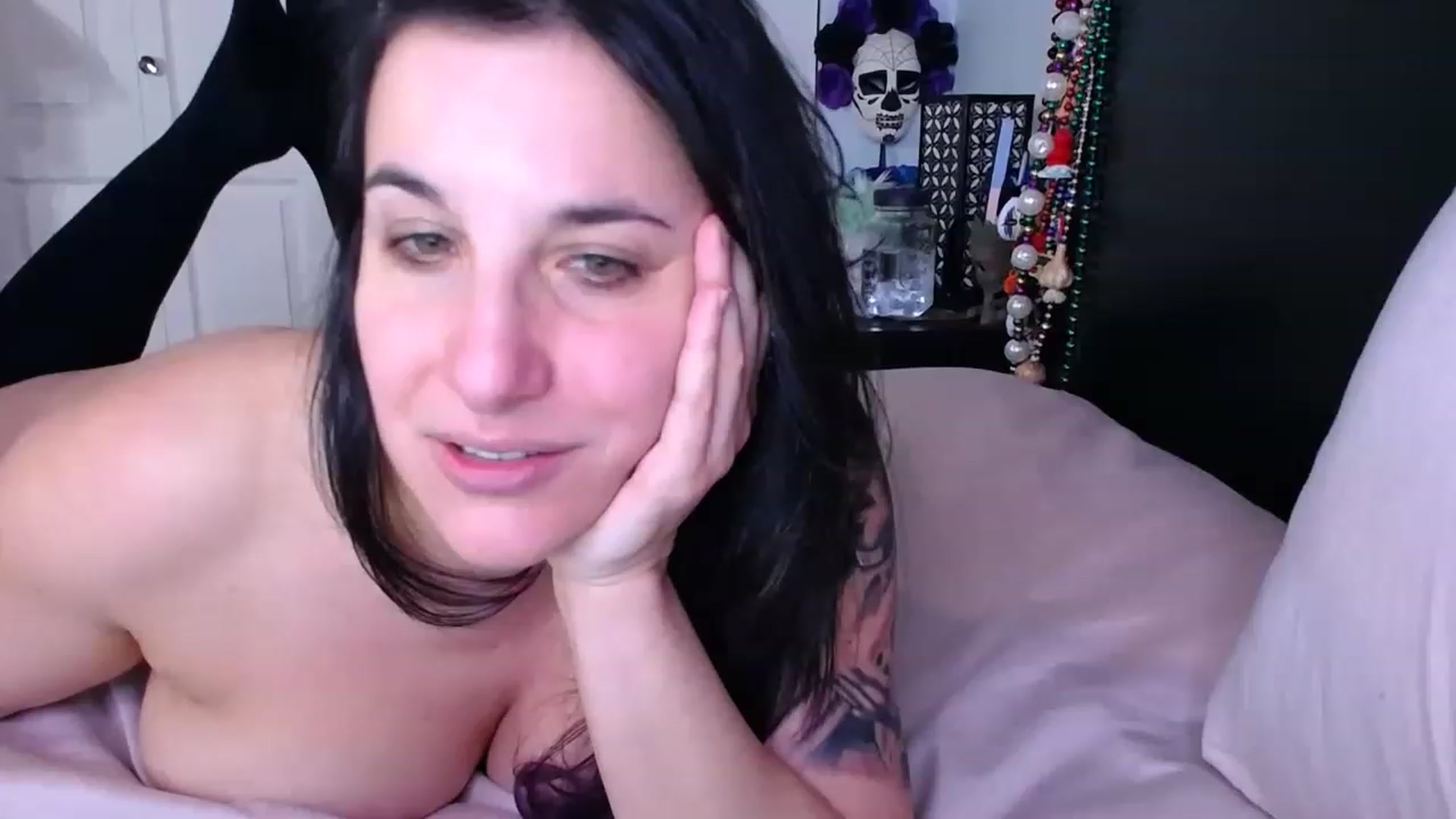 Gallery image thumbnail from abustybabe's myfreecams stream on, 02/17/2023, 22:37 image 4 of 20
