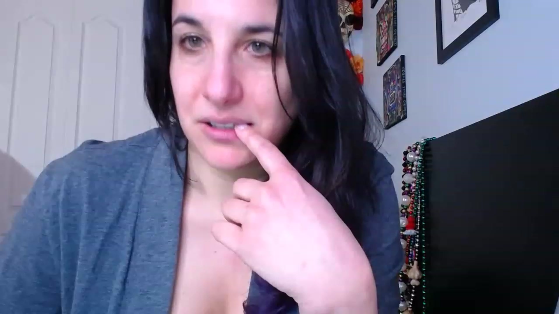 Gallery image thumbnail from abustybabe's myfreecams stream on, 02/17/2023, 22:59 image 10 of 20